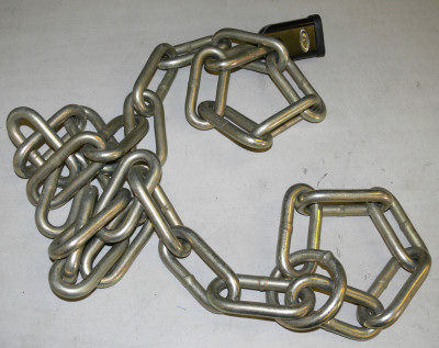 Protector 13mm chain without sleeving, with oversize end ring shown bottom-right